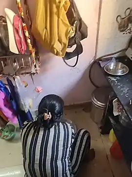 Lailamajnu1996 online show from 02/13/26, 04:45