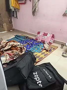 Lailamajnu1996 online show from 02/16/26, 04:55