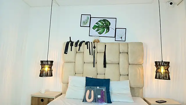 Snapshot of KimberlyFox_t chatting on 05/12/26, 12:33 KimberlyFox t online show from 05/12/26, 12:33