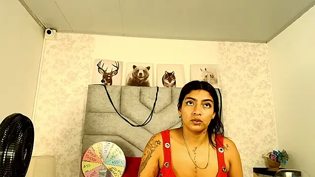 Snapshot of KimberlyFox_t chatting on 06/15/26, 01:00 KimberlyFox t online show from 06/15/26, 01:00