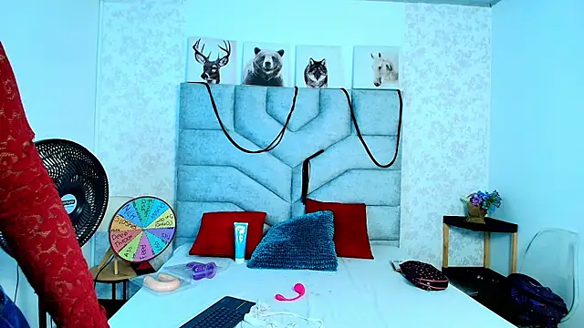 Snapshot of KimberlyFox_t chatting on 06/19/26, 01:17 KimberlyFox t online show from 06/19/26, 01:17