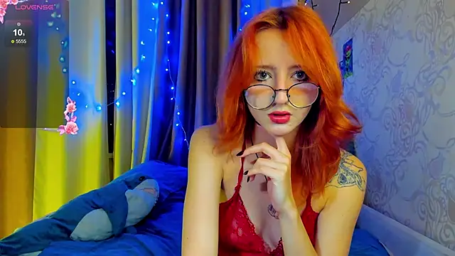 Snapshot of DragonflyLiza chatting on 11/22/25, 12:04 DragonflyLiza online show from 11/22/25, 12:04