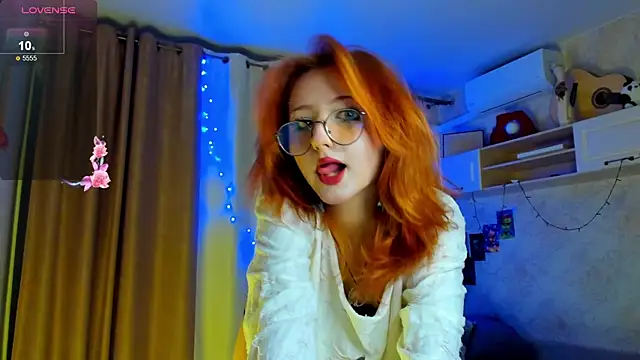 Snapshot of DragonflyLiza chatting on 11/24/25, 05:46 DragonflyLiza online show from 11/24/25, 05:46