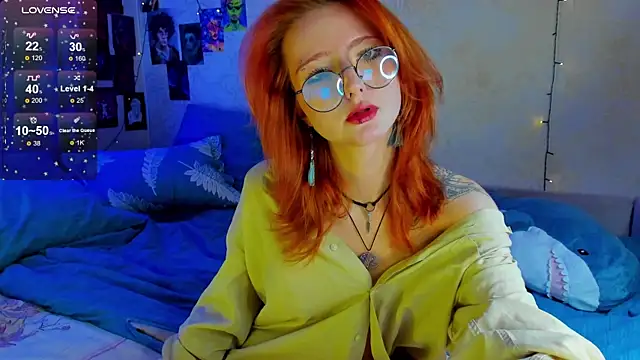 Snapshot of DragonflyLiza chatting on 11/18/25, 11:57 DragonflyLiza online show from 11/18/25, 11:57