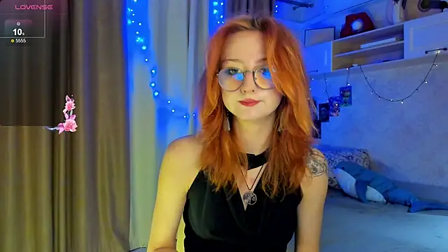 Snapshot of DragonflyLiza chatting on 11/25/25, 11:21 DragonflyLiza online show from 11/25/25, 11:21