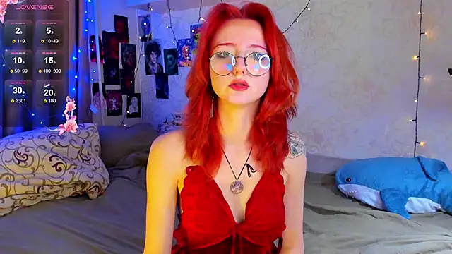 Snapshot of DragonflyLiza chatting on 12/05/25, 12:26 DragonflyLiza online show from 12/05/25, 12:26