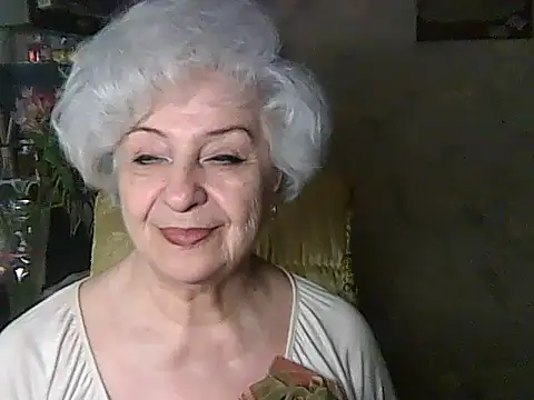 Snapshot of ValeriaKroww chatting on 05/15/26, 04:43 ValeriaKroww online show from 05/15/26, 04:43