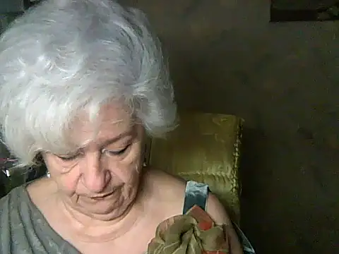 Snapshot of ValeriaKroww chatting on 05/18/26, 04:12 ValeriaKroww online show from 05/18/26, 04:12