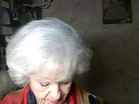 ValeriaKroww online show from 12/18/25, 08:01