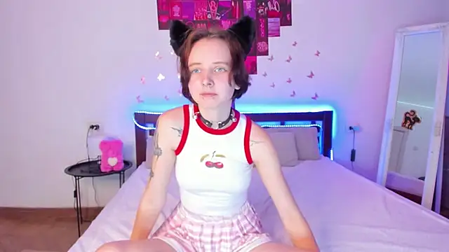 Snapshot of OliviaFlex chatting on 11/06/25, 09:35 OliviaFlex online show from 11/06/25, 09:35