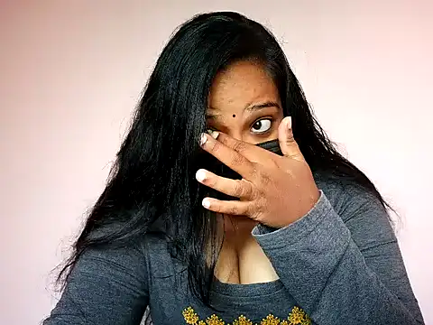 Mathi cam online show from 07/06/26, 04:19