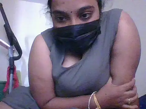 Mathi cam online show from 12/18/25, 07:13