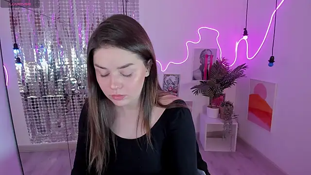 Snapshot of melanie_neal chatting on 11/29/25, 03:34 melanie neal online show from 11/29/25, 03:34