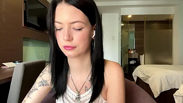 KimberlyMaring online show from 11/04/25, 08:40