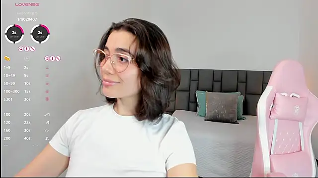 sara ospinna online show from 11/04/25, 01:48