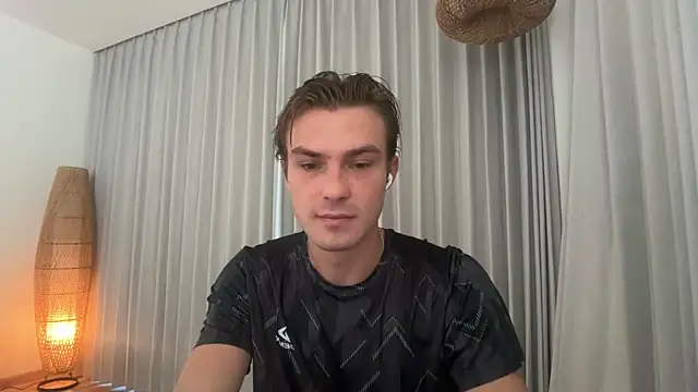 Snapshot of DanteRay chatting on 07/09/26, 03:07 DanteRay online show from 07/09/26, 03:07