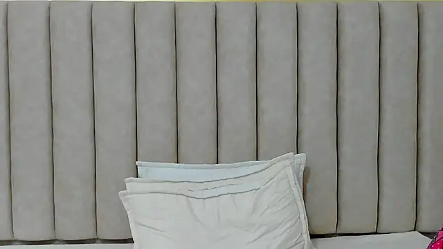 Lilith Aliany  online show from 11/04/25, 12:09