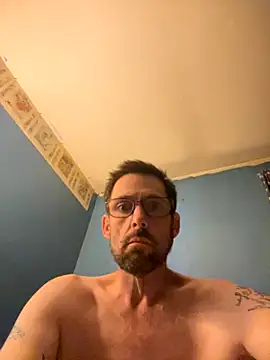 Snapshot of biggdaddyandqueenn chatting on 11/15/25, 10:30 biggdaddyandqueenn online show from 11/15/25, 10:30