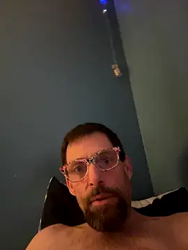 biggdaddyandqueenn online show from 12/19/25, 09:06