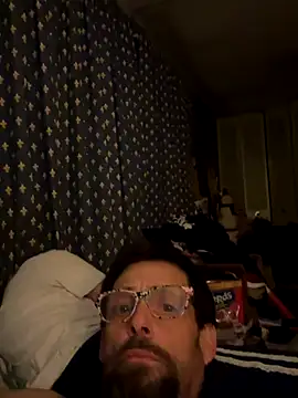 biggdaddyandqueenn online show from 12/23/25, 07:40