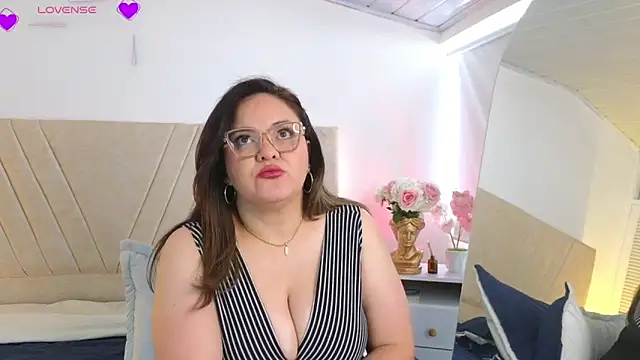 NatashaBlade  online show from 11/27/25, 12:27