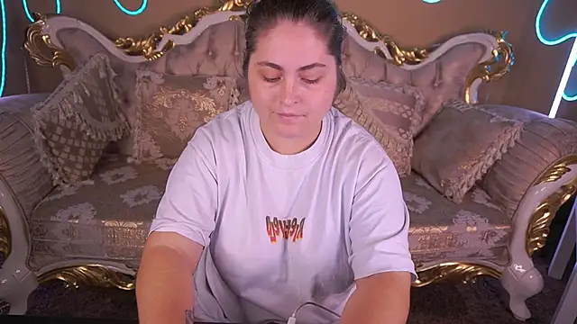 Snapshot of NanalyBeautyy chatting on 11/16/25, 06:40 NanalyBeautyy online show from 11/16/25, 06:40