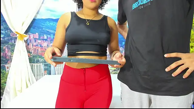 Snapshot of KiraFox1 chatting on 11/04/25, 08:56 KiraFox1 online show from 11/04/25, 08:56