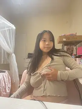 Snapshot of baeezzyy chatting on 11/04/25, 12:58 baeezzyy online show from 11/04/25, 12:58