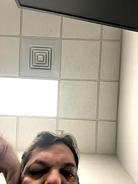 Snapshot of gino32582 chatting on 11/03/25, 07:39 gino32582 online show from 11/03/25, 07:39