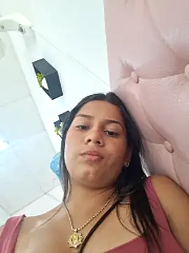 lapicarona18 online show from 12/18/25, 03:49