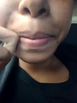 Morenaizzy online show from 11/06/25, 02:43