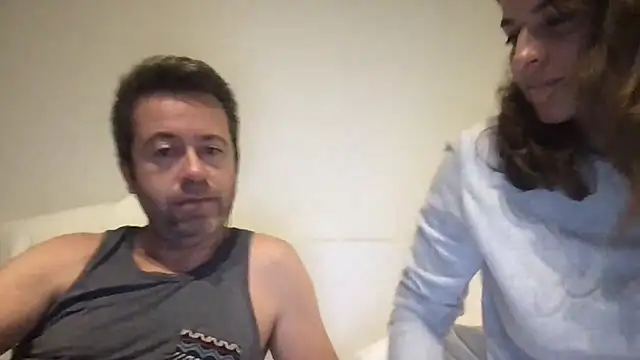 pia couple online show from 11/12/25, 08:23