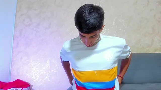 Snapshot of lucian_davii chatting on 11/18/25, 12:30 lucian davii online show from 11/18/25, 12:30