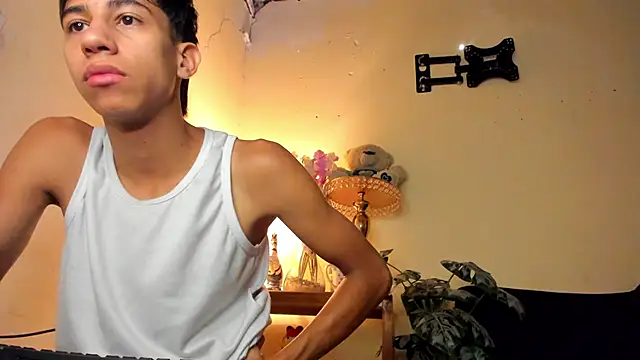 Snapshot of lucian_davii chatting on 12/05/25, 02:37 lucian davii online show from 12/05/25, 02:37