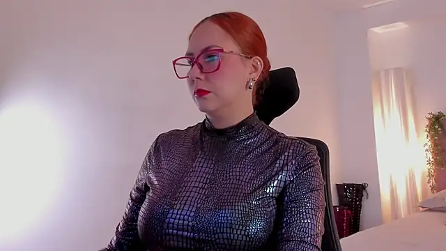 Snapshot of MistressErza chatting on 06/16/26, 07:03 MistressErza online show from 06/16/26, 07:03