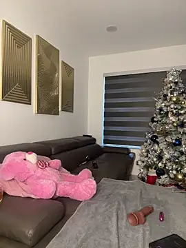 PrincessDreamm online show from 12/17/25, 10:15