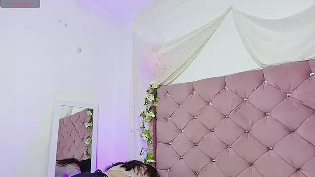 lauxury  online show from 11/13/25, 02:59