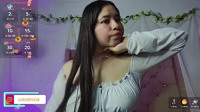 lauxury  online show from 11/06/25, 03:54