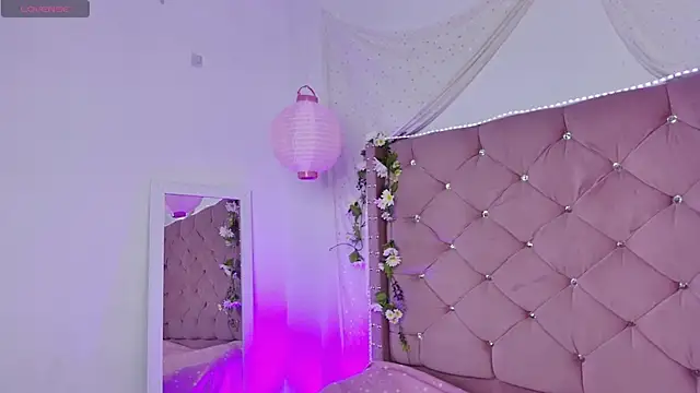 lauxury  online show from 11/12/25, 03:10