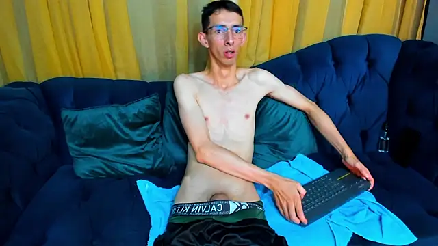 ZyroNight online show from 11/04/25, 10:02