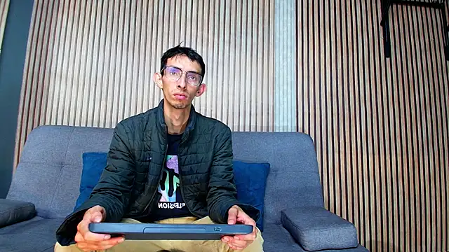 ZyroNight online show from 11/30/25, 01:06