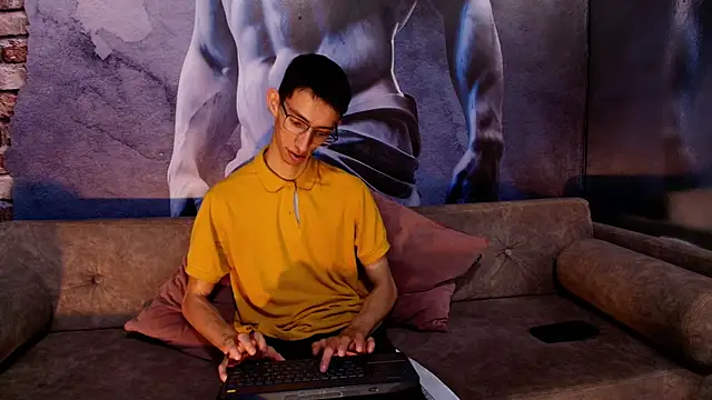 ZyroNight online show from 11/05/25, 05:05