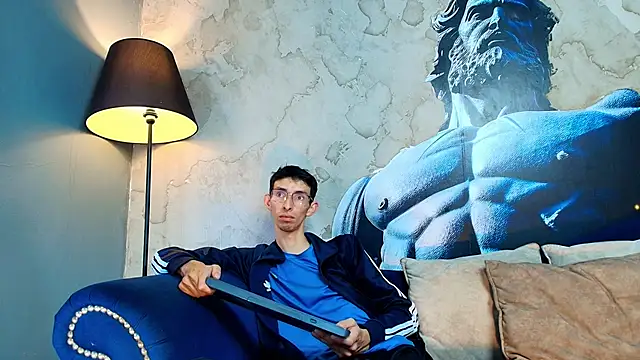 ZyroNight online show from 12/03/25, 07:13