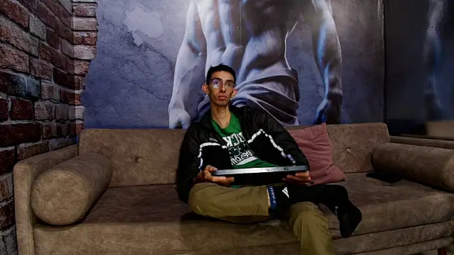 ZyroNight online show from 11/06/25, 07:40