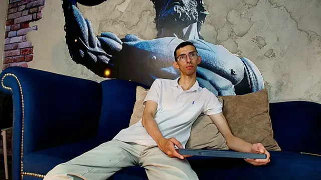 ZyroNight online show from 12/19/25, 03:47