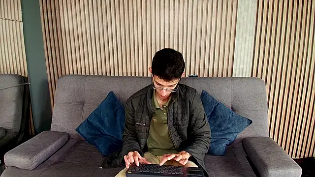 ZyroNight online show from 11/28/25, 01:55