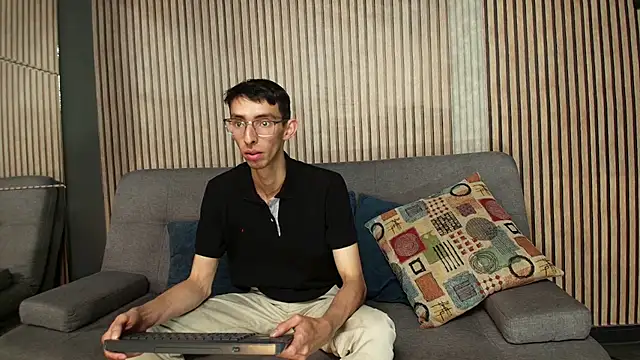 ZyroNight online show from 11/13/25, 11:30