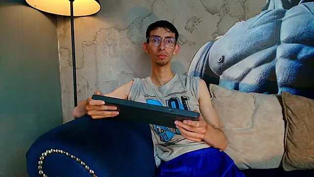 ZyroNight online show from 11/21/25, 04:50