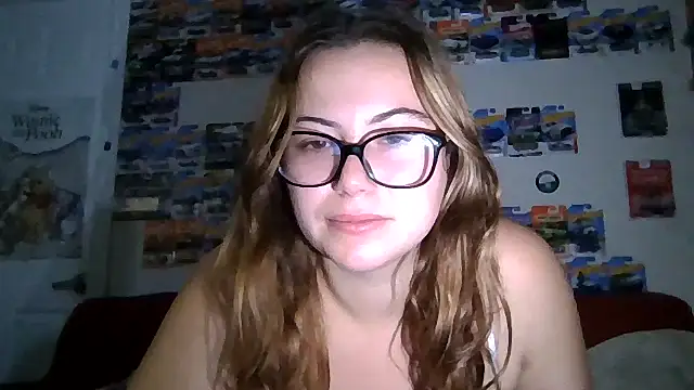 Snapshot of FreakyDreama chatting on 11/05/25, 12:03 FreakyDreama online show from 11/05/25, 12:03