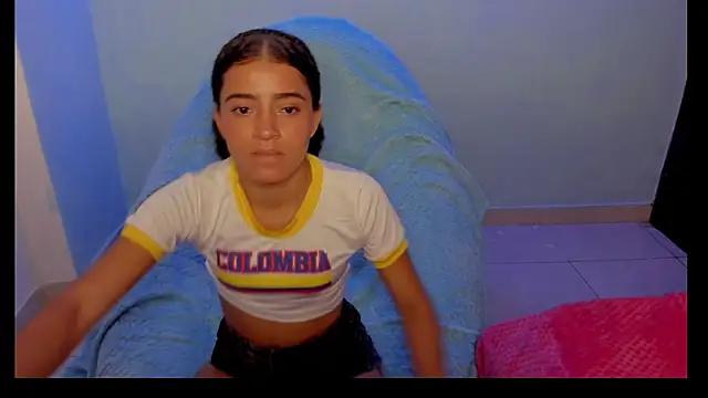 Snapshot of callmeocean chatting on 11/04/25, 01:48 callmeocean online show from 11/04/25, 01:48